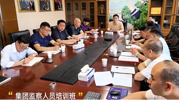 Tập đoàn Hóa nhẹ tổ chức lớp đào tạo cho nhân viên giám sát.